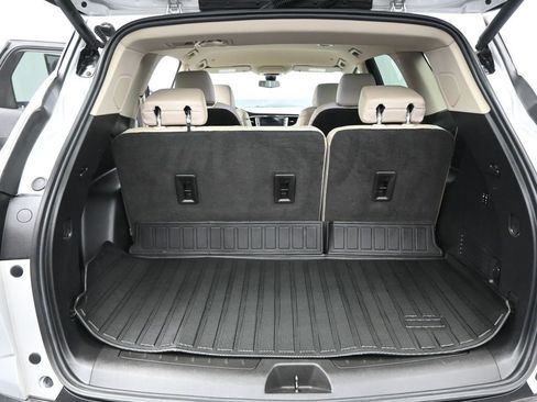 Used 2020 Buick Enclave Premium w/ Surround and Sites Package AWD/4WD image 27