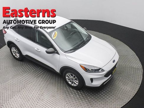 Used 2022 Ford Escape SE AWD/4WD image 3