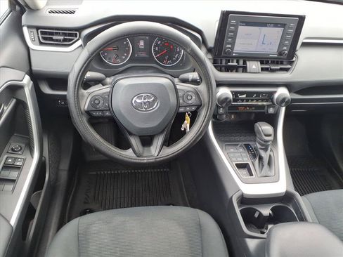Used 2021 Toyota RAV4 LE AWD/4WD image 7