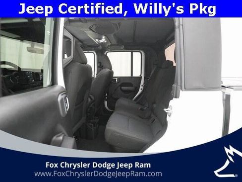 Certified 2021 Jeep Gladiator Willys image 9