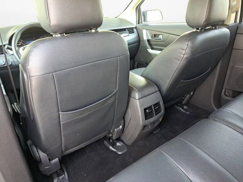 Used 2014 Ford Edge SE w/ Equipment Group 101A AWD/4WD image 16