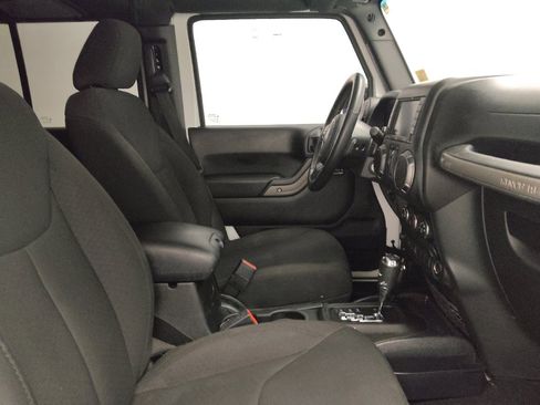 Used 2018 Jeep Wrangler Unlimited Sport S image 21