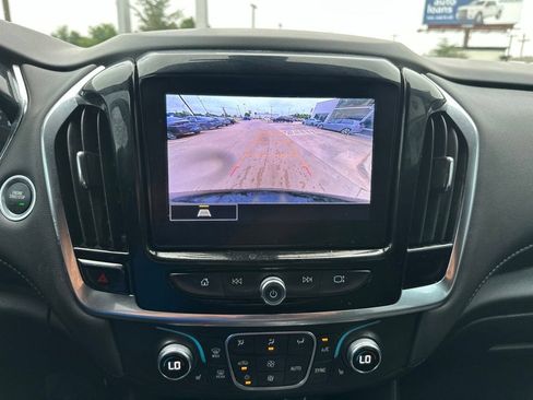 Used 2023 Chevrolet Traverse LT FWD image 29