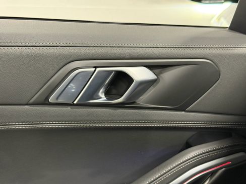 Used 2022 BMW X6 xDrive40i w/ M Sport Package AWD/4WD image 65