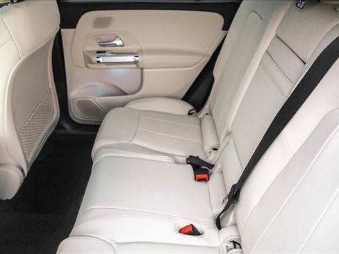 New 2026 Mercedes-Benz GLB 250 4MATIC image 21