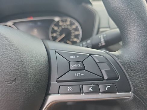 Used 2025 Nissan Altima 2.5 SV FWD image 18