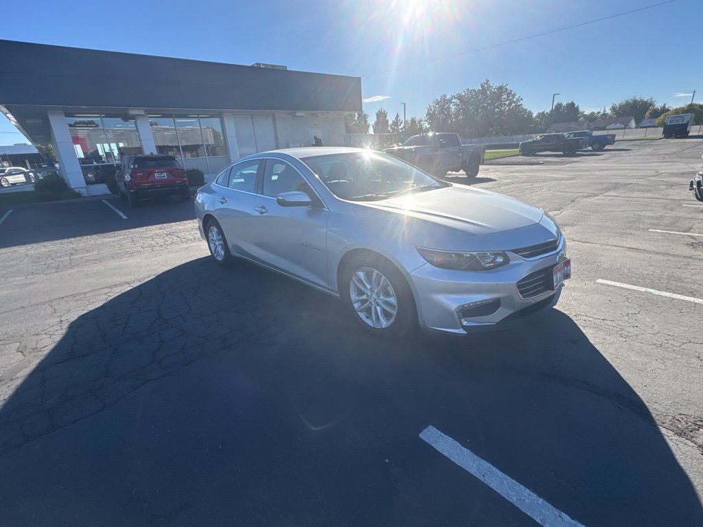 Used 2016 Chevrolet Malibu LT w/ Leather Package FWD image 8