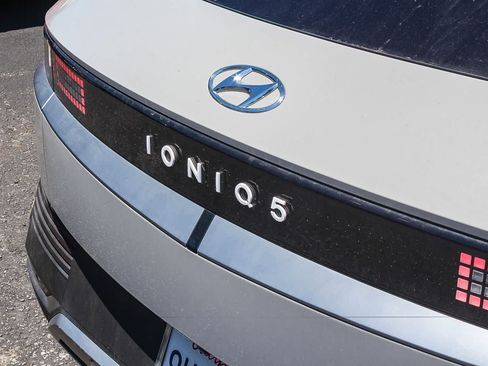 Used 2023 Hyundai Ioniq 5 SEL AWD/4WD image 9