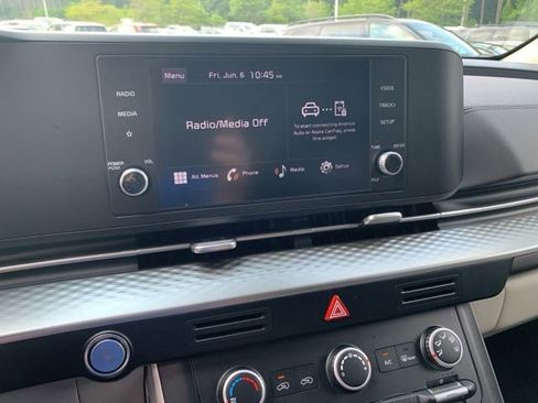 Used 2024 Kia Carnival LX image 39