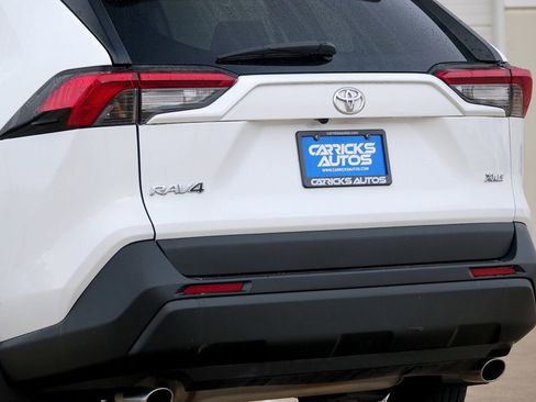 Used 2019 Toyota RAV4 XLE image 29