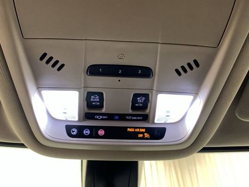 Used 2021 GMC Acadia Denali w/ Denali Technology Package image 50