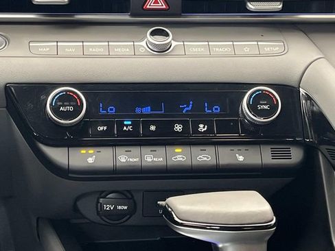Certified 2024 Hyundai Elantra SEL w/ Convenience Package FWD image 16