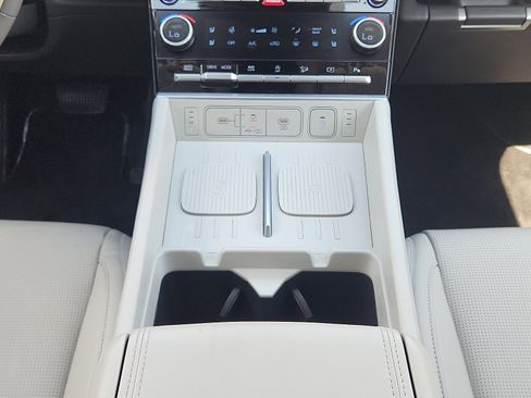 Used 2025 Hyundai Santa Fe Calligraphy AWD/4WD image 19