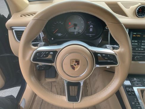 Used 2016 Porsche Macan S image 12