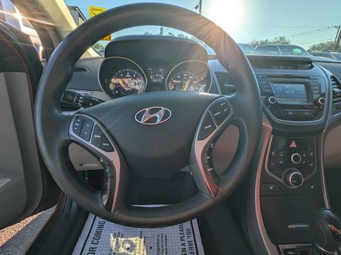 Used 2014 Hyundai Elantra SE w/ Option Group 02 image 18