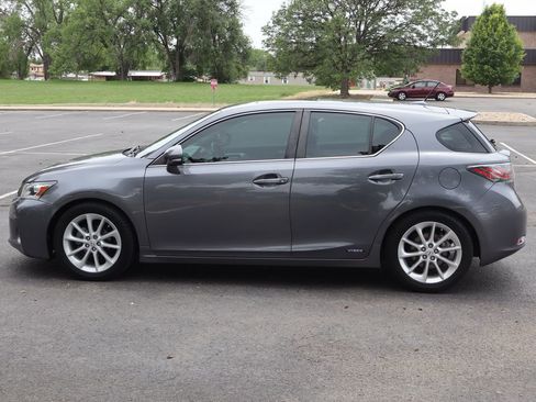 Used 2012 Lexus CT 200h Premium w/ Leather Pkg FWD image 9