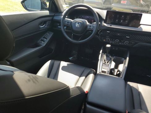 Used 2025 Honda Accord EX-L image 12