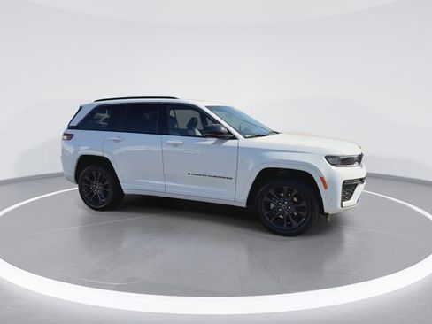 New 2026 Jeep Grand Cherokee Limited AWD/4WD image 2