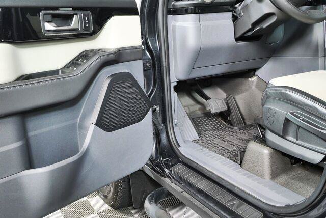 Used 2024 INEOS Grenadier Station Wagon AWD/4WD image 9