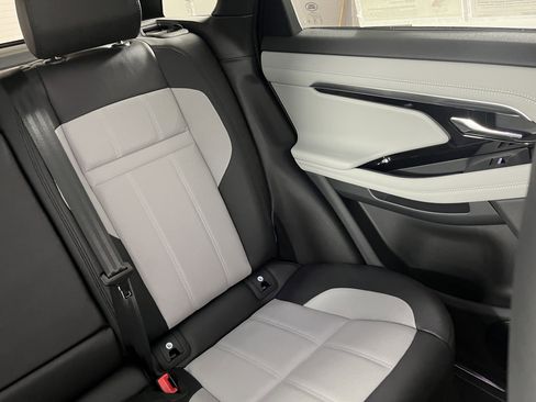 Used 2023 Land Rover Range Rover Evoque R-Dynamic SE image 24