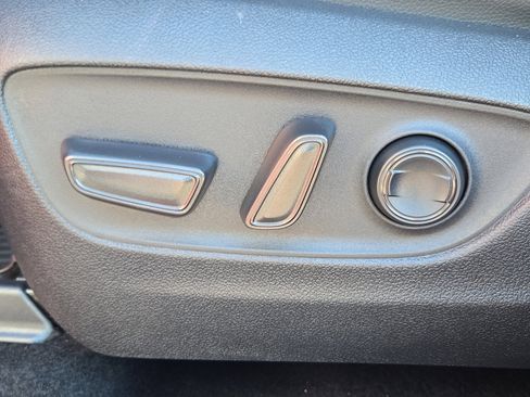 Used 2022 Toyota Highlander XLE image 7