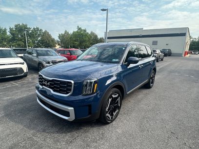 Used 2023 Kia Telluride S w/ S Sunroof Package