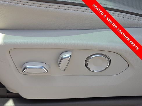 Used 2024 GMC Yukon Denali AWD/4WD image 16