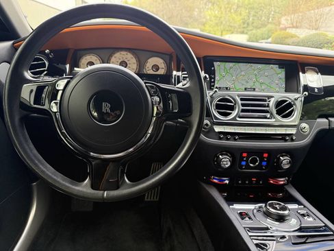 Used 2018 Rolls-Royce Dawn RWD image 41