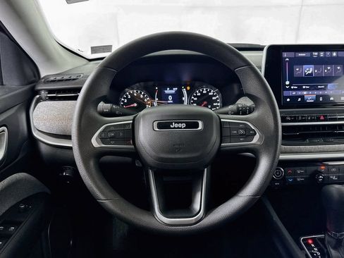 Used 2022 Jeep Compass Sport FWD image 11
