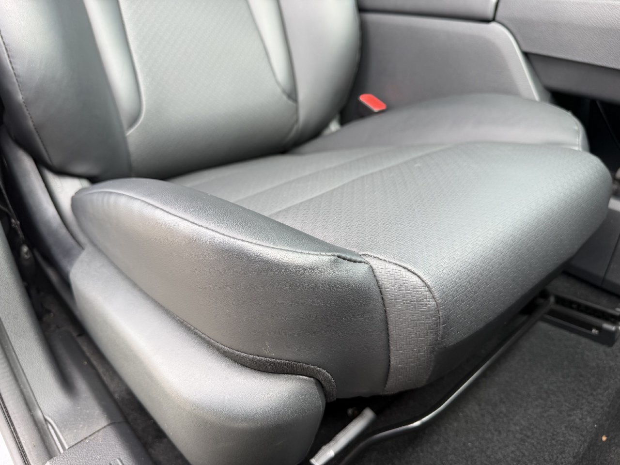 Used 2024 Nissan Rogue SV w/ SV Premium Package FWD image 26