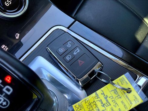 Used 2023 Land Rover Range Rover Evoque HST image 14