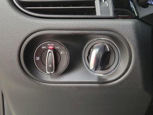 Used 2025 Porsche Macan image 31