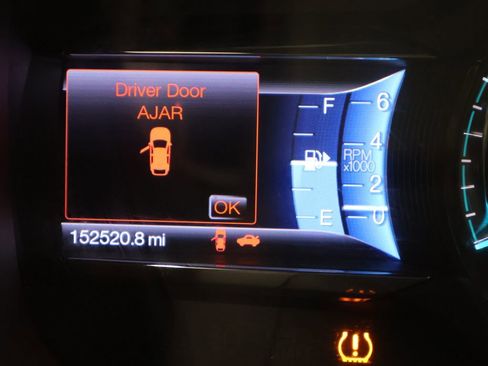 Used 2013 Ford Taurus SEL image 38