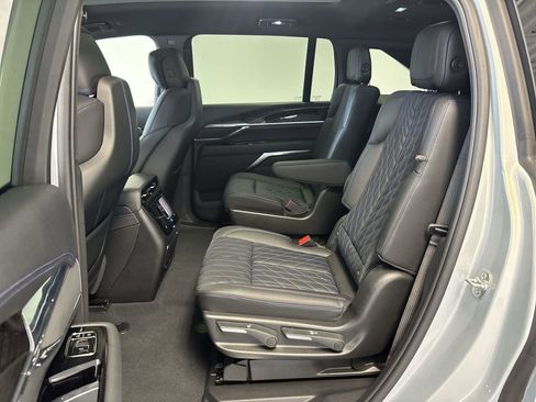 New 2025 Cadillac Escalade IQ Luxury 1 w/ LPO, Radiant Package image 35