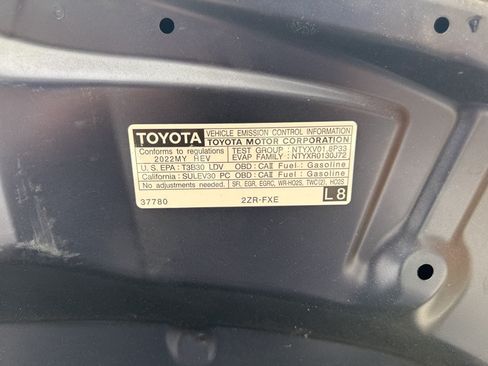 Used 2022 Toyota Corolla LE FWD image 31