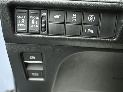 Used 2023 Honda Odyssey Elite image 11