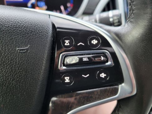 Used 2014 Cadillac SRX Luxury image 20