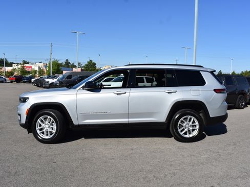 Used 2024 Jeep Grand Cherokee L Laredo w/ Luxury Tech Group I AWD/4WD image 6