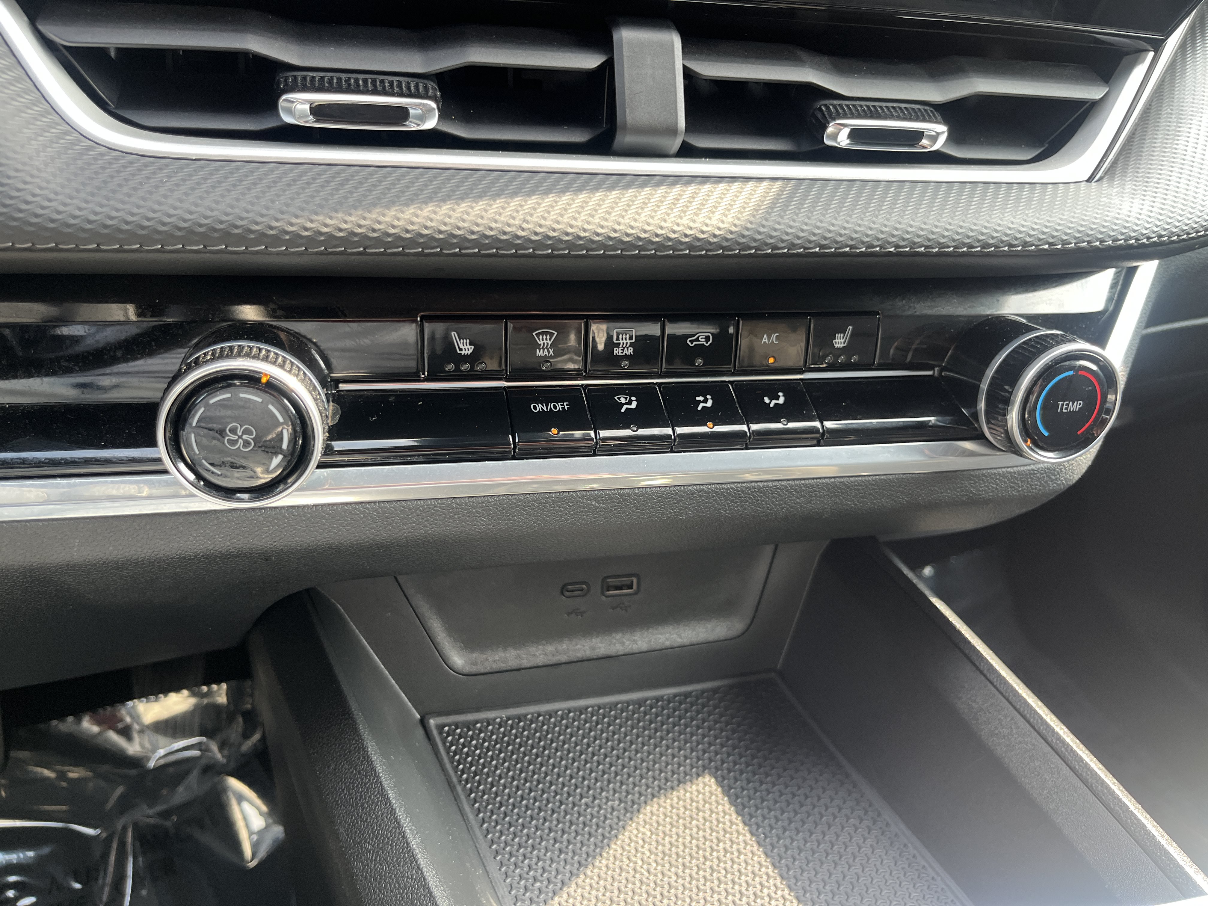 Used 2026 Chevrolet Equinox LT AWD/4WD image 27