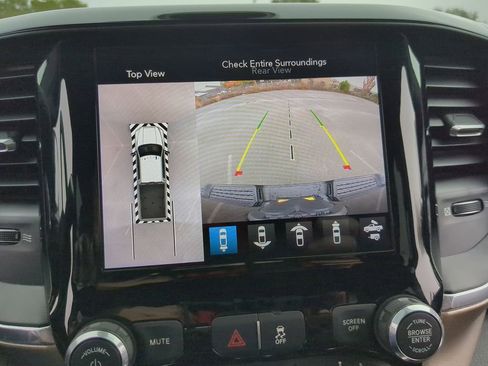 Used 2019 RAM 3500 Laramie w/ Black Appearance Package image 18