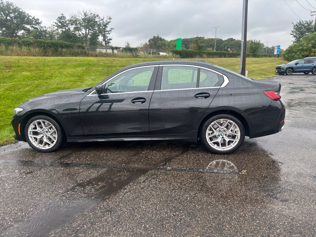 Used 2025 BMW 330i xDrive Sedan AWD/4WD image 22