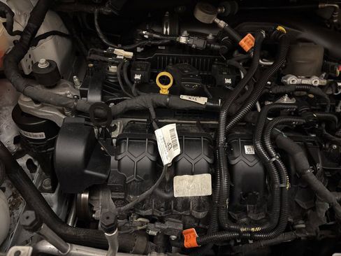 Used 2019 Ford Edge SE image 22