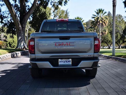 Used 2025 GMC Canyon AT4 w/ AT4 Premium Package AWD/4WD image 6