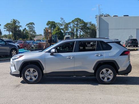 Used 2025 Toyota RAV4 XLE AWD/4WD image 8