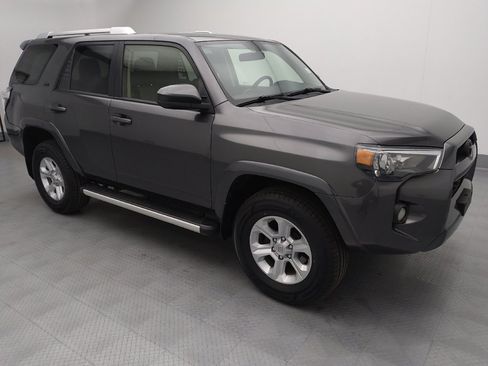 Used 2017 Toyota 4Runner SR5 AWD/4WD image 11