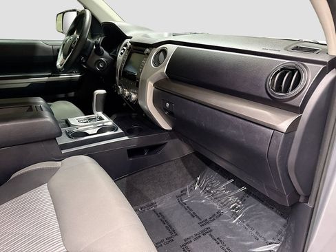 Used 2017 Toyota Tundra SR5 w/ SR5 Upgrade Package AWD/4WD image 30