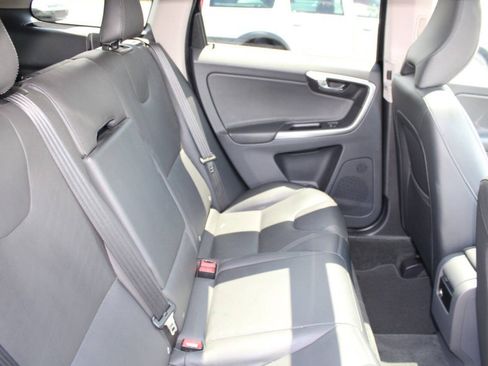 Used 2016 Volvo XC60 T5 Premier AWD/4WD image 18