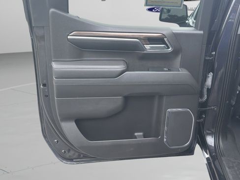 Used 2022 Chevrolet Silverado 1500 LT AWD/4WD image 24
