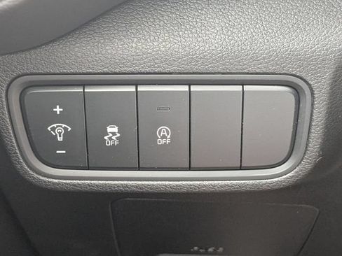 Certified 2025 Kia Soul LX w/ LX Technology Package FWD image 22