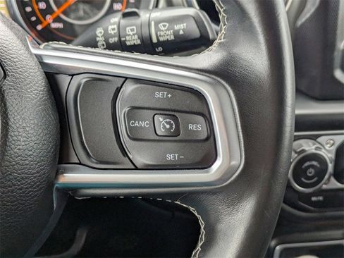 Used 2018 Jeep Wrangler Unlimited Sahara image 26